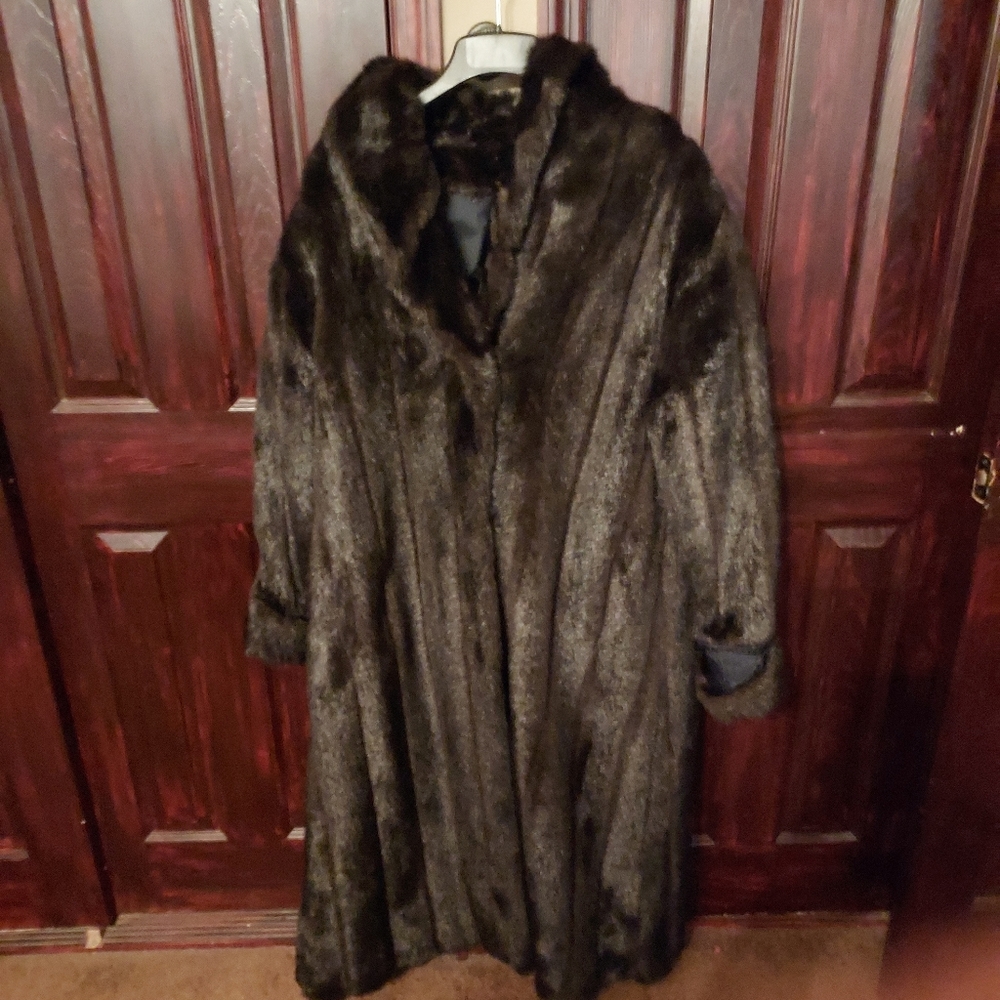 Dennis Basso faux fur